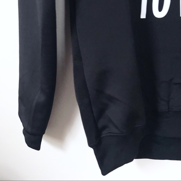 🎀 NEW • “I HAVE NOTHING TO WEAR” Sweatshirt - Picture 6 of 8